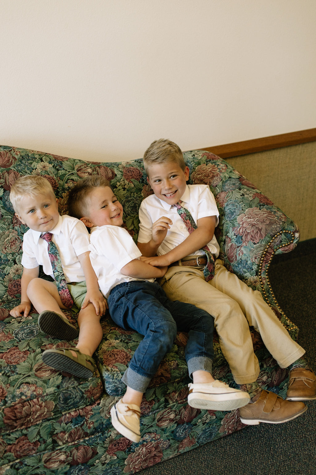 Foyer Floral - Boys Tie